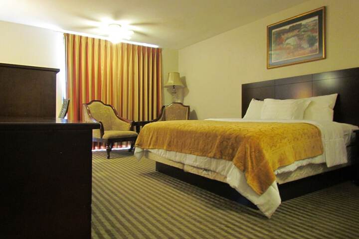 Room 11 of 32