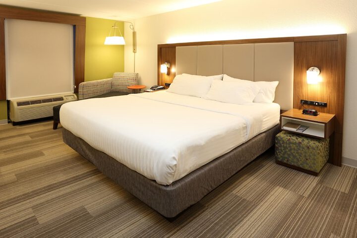 Room 14 of 26