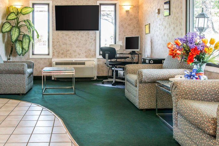 Rodeway Inn Madison Heights - Detroit