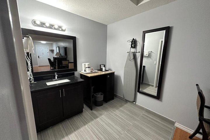 Room 10 of 24
