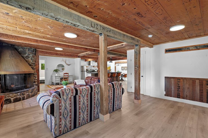 Basecamp Lodge