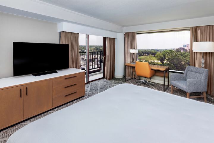 Room 34 of 95
