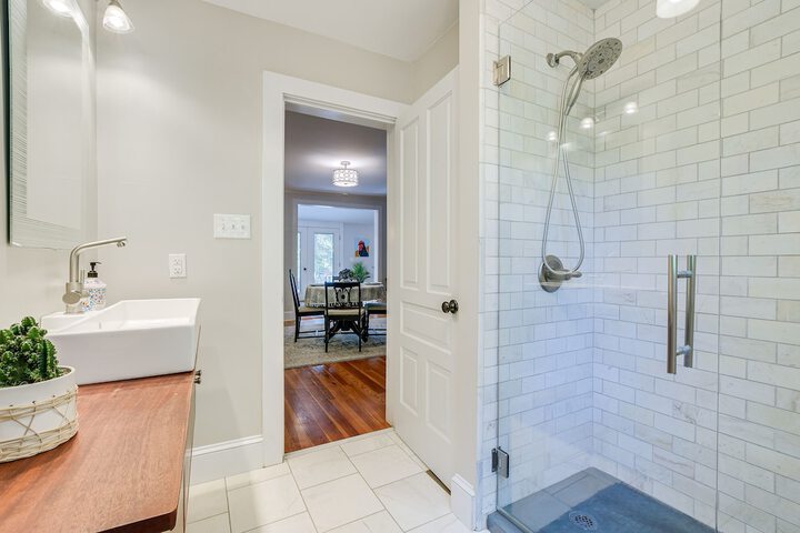 Historic & Charming Pittsboro Home w / Fireplaces