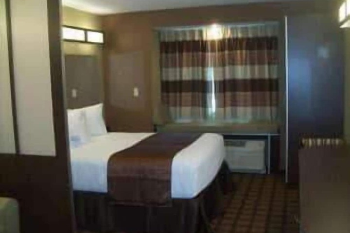 Microtel Inn & Suites by Wyndham Carrollton