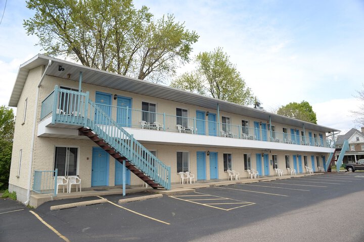 Hotel 2 of 42
