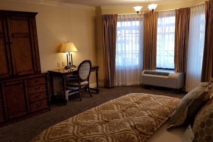 Room 25 of 62
