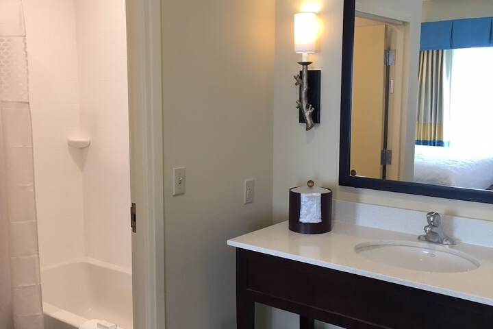 Room 9 of 37