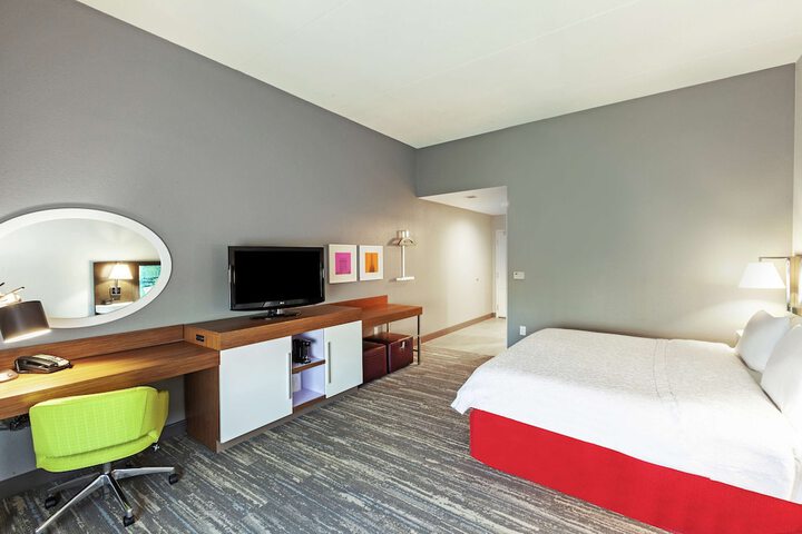 Room 10 of 26