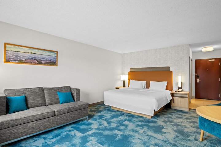 Hampton Inn & Suites Detroit-Canton
