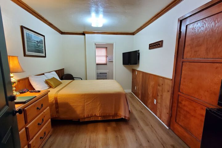 Room 27 of 137
