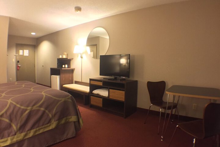 Room 34 of 64