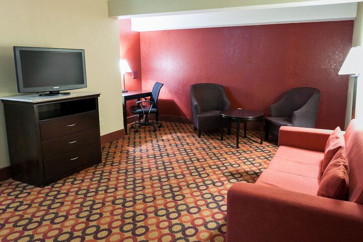 Room 15 of 38