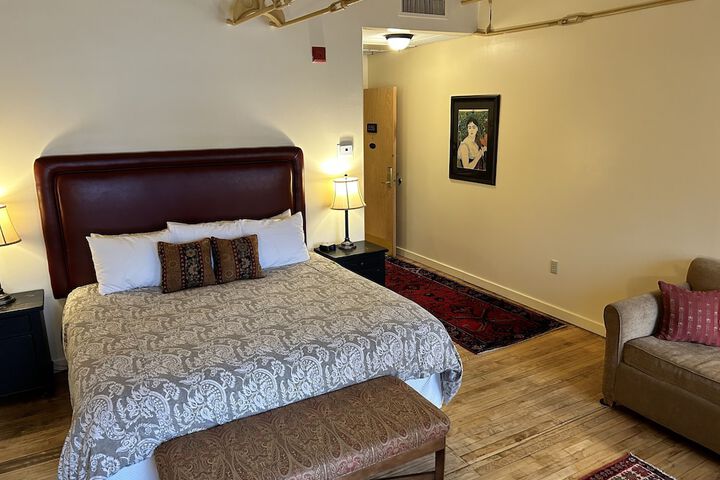Room 35 of 128