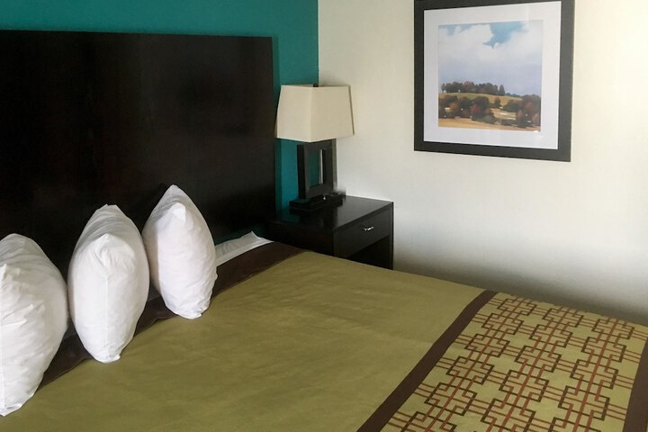 Days Inn by Wyndham Thomson