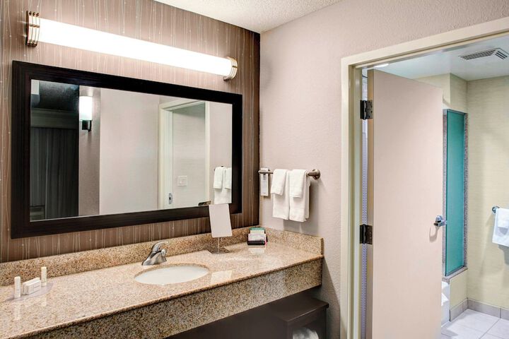 Courtyard by Marriott Richmond North