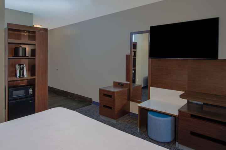 Room 16 of 34