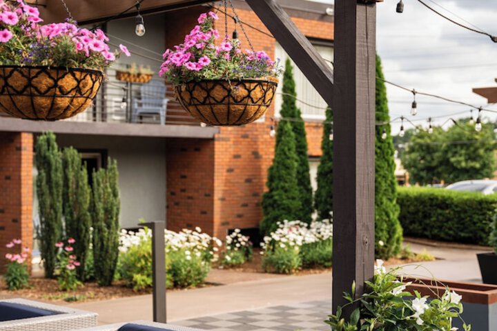 Hotel Exterior 44 of 56