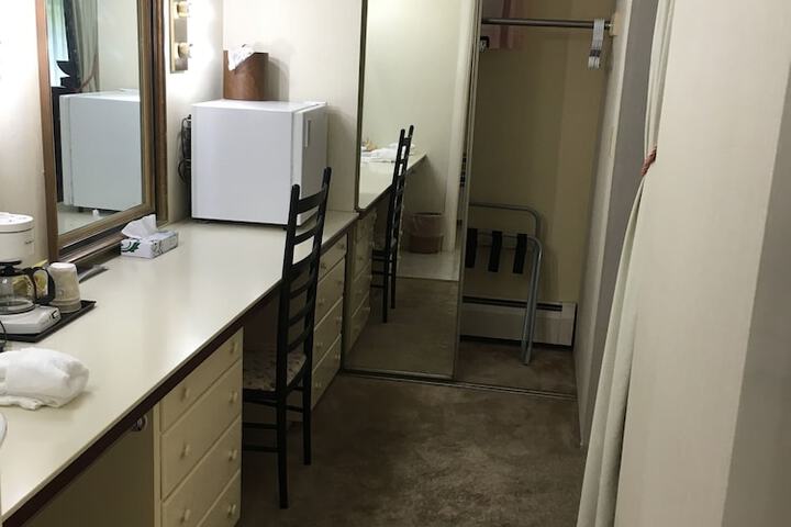 Room 68 of 81