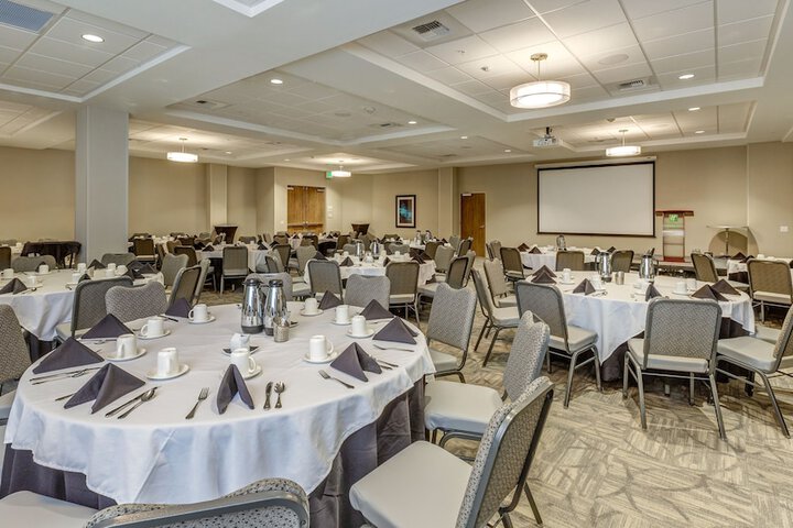 Holiday Inn & Suites Bellingham by IHG