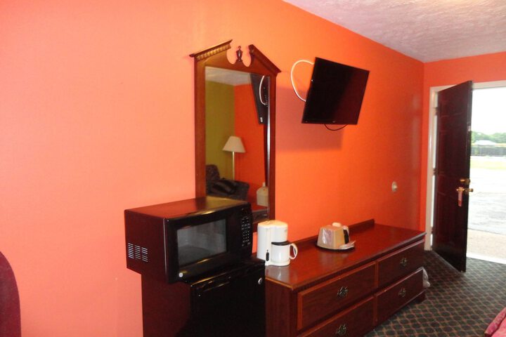 Room 12 of 23