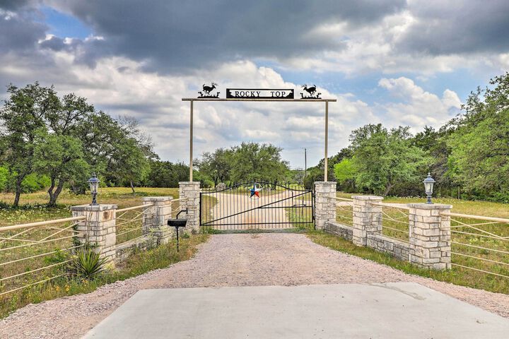 Bertram Ranch Property w / Patio & Gas Grill!