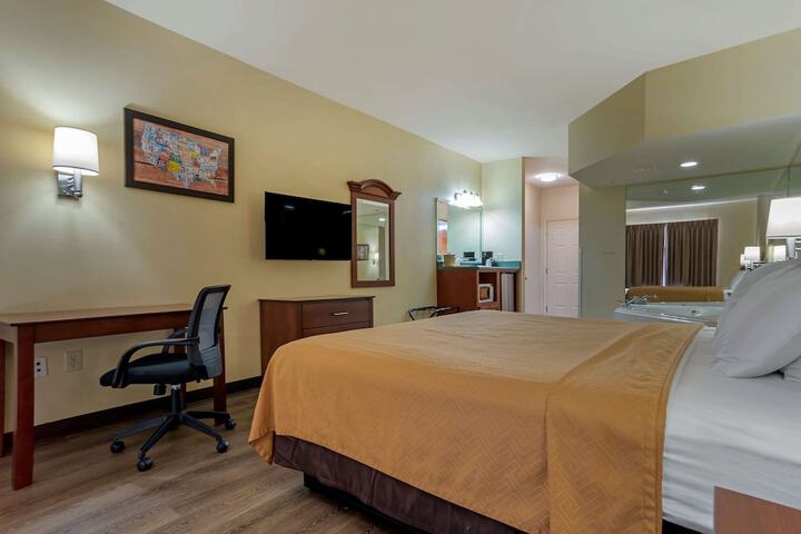 Room 18 of 32