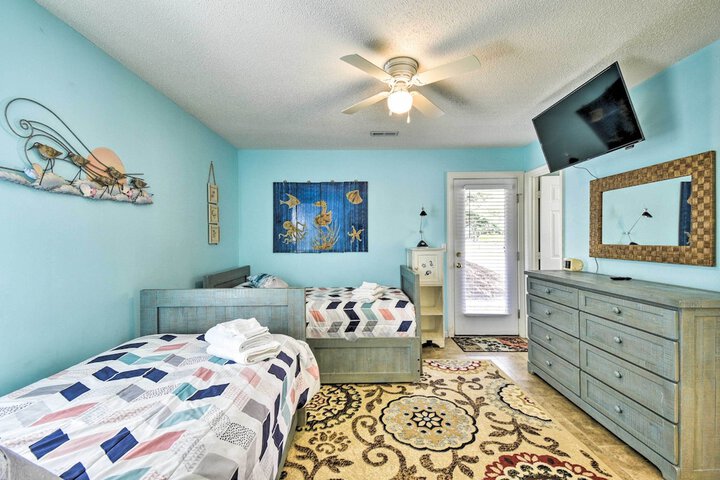 Home w / Deck in Corolla Light: Walk to Beach!