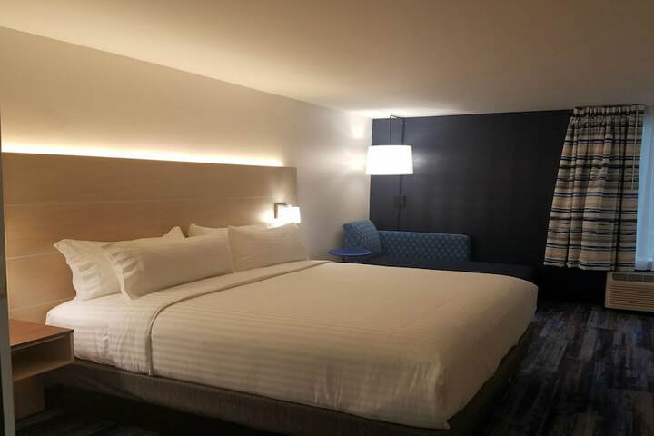 Room 22 of 46