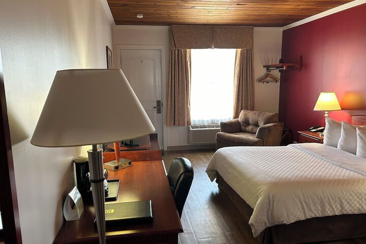 Room 12 of 38