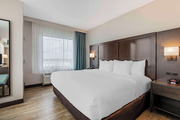 Comfort Inn & Suites Miami International Airport