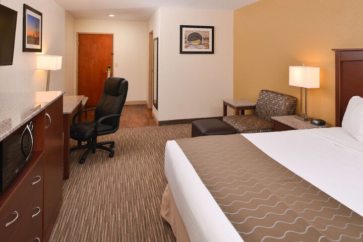 Room 9 of 40