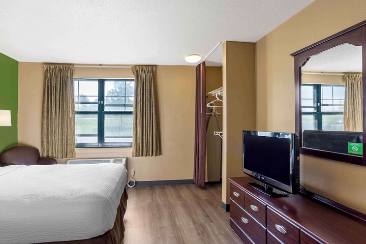 Room 27 of 31