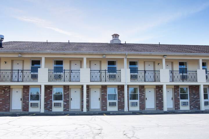Econo Lodge Sturbridge Route 20
