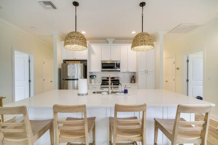 Waveland Vacation Rental w / Private Heated Pool