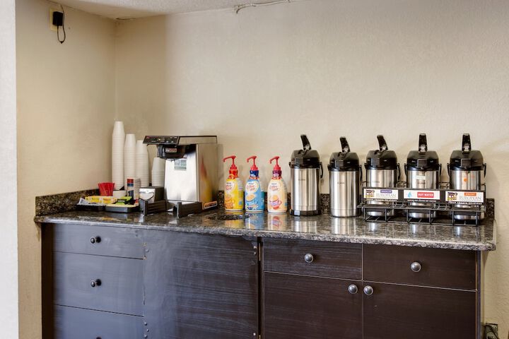 Breakfast/Coffee Service 37 of 40