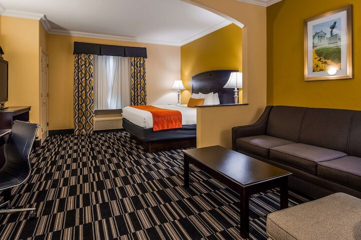 Room 9 of 15