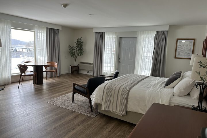 Room 13 of 24