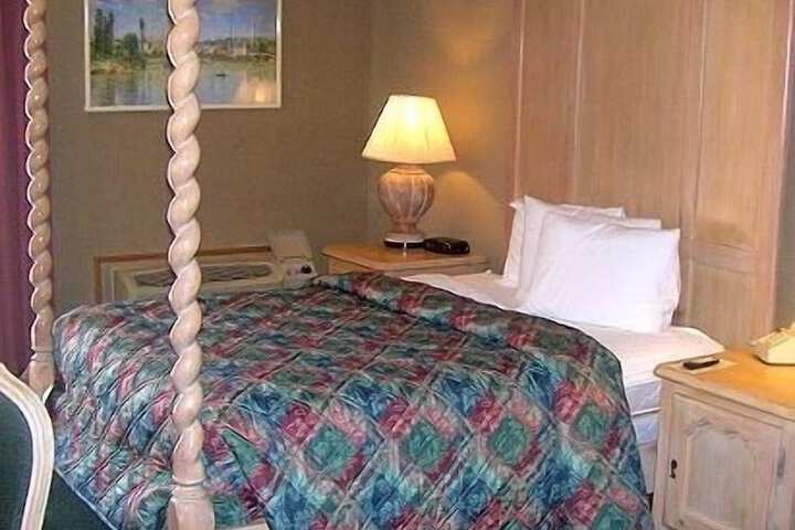 Room 17 of 30
