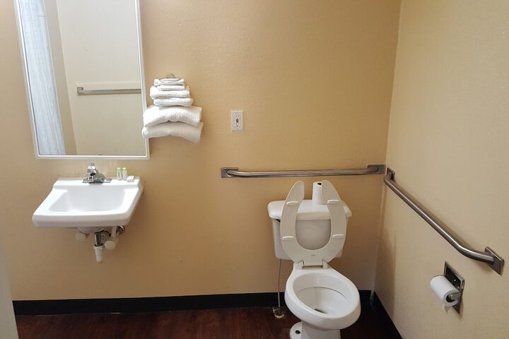 Room 25 of 31