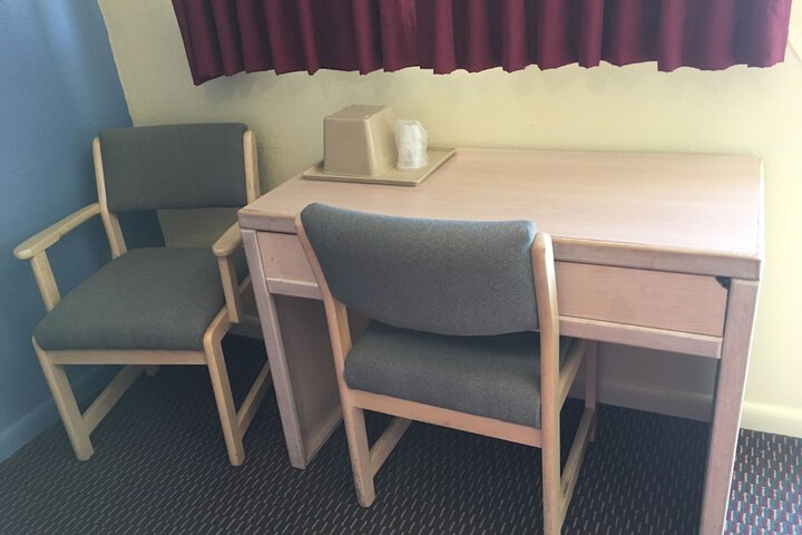 Room 8 of 37