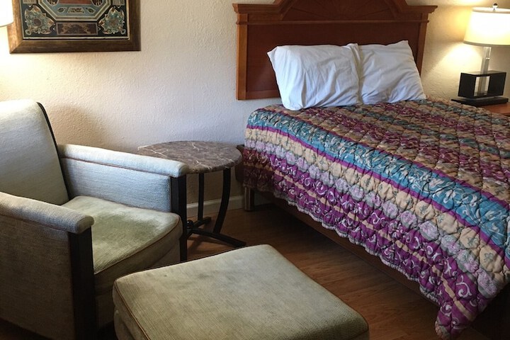 Room 43 of 62