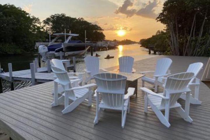 Waterfront Boat Dock and Guesthouse