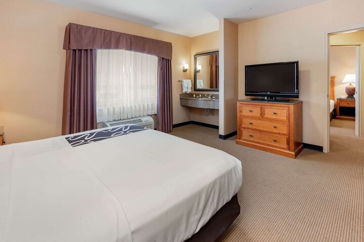 Room 9 of 30