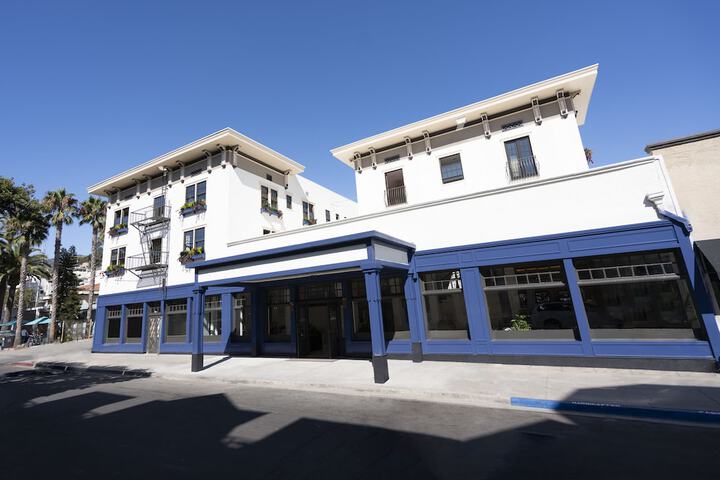 Hotel 5 of 73