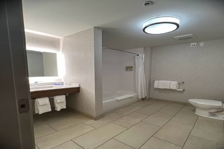 Room 18 of 49