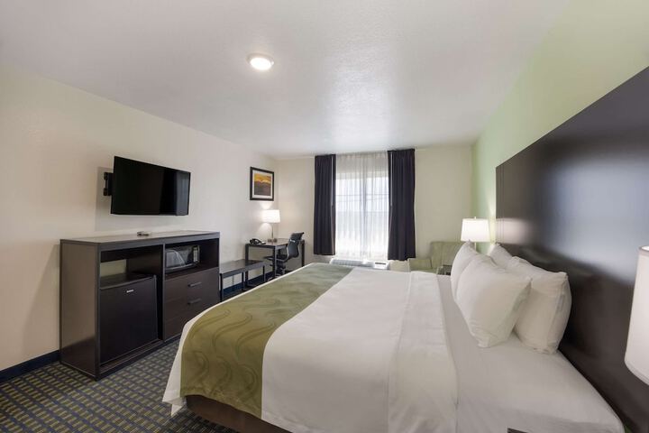 Room 22 of 38