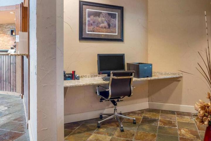 Comfort Inn & Suites Macon