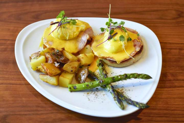 Breakfast/Coffee Service 23 of 33