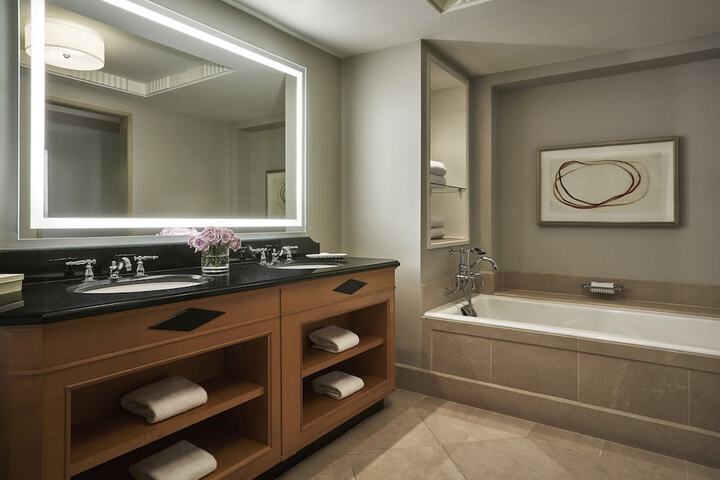 Room 41 of 64
