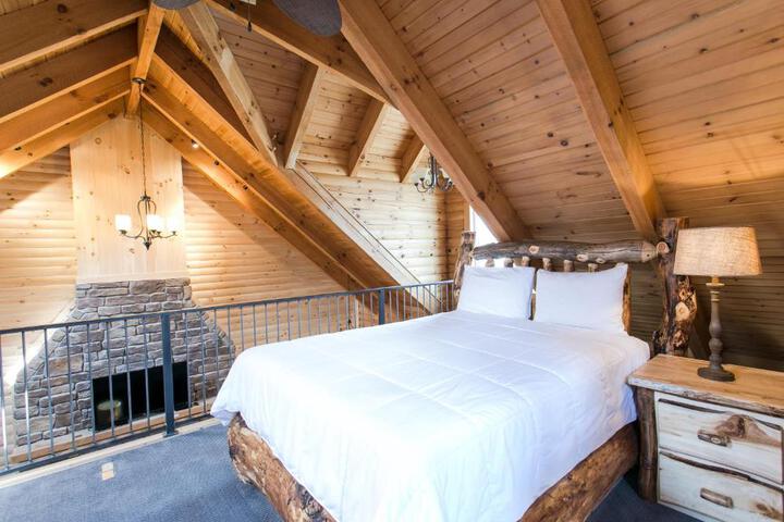 Coblentz Country Lodge by Amish Country Lodging